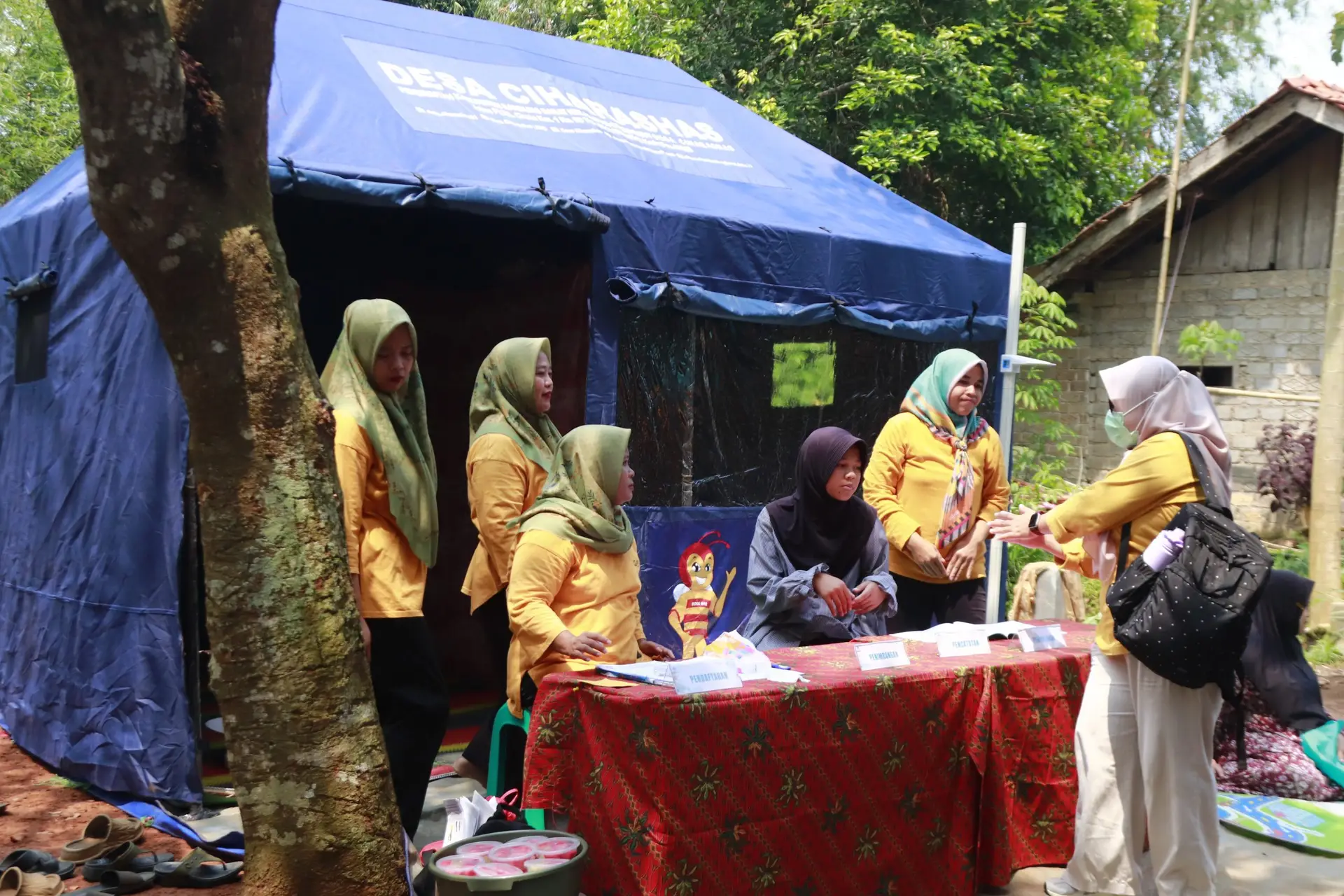 Dengan Konsep Jemput Bola, Desa Ciharashas, Cipeundeuy, Luncurkan Puskesmas Portable