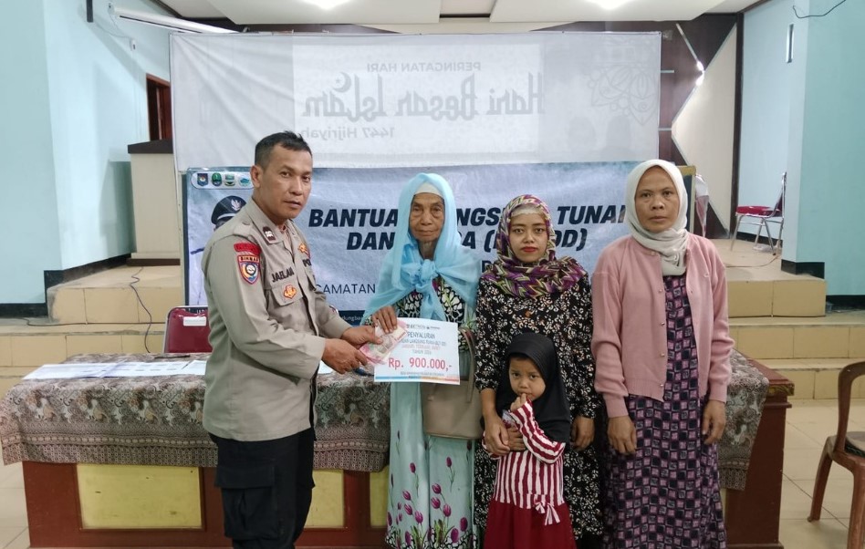 Desa Ciharashas Salurkan BLT DD pada Masyarakat Penerima Manfaat
