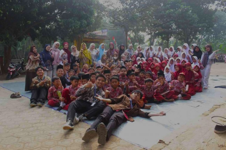 Kampanye Sekolah Ramah Anak, Mahasiswa KKN UIN Gelar Edukasi Anti Bullying di Desa Ciharashas, Cipeundeuy, Bandung Barat